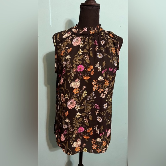 #73 Loft floral top - Picture 2 of 9